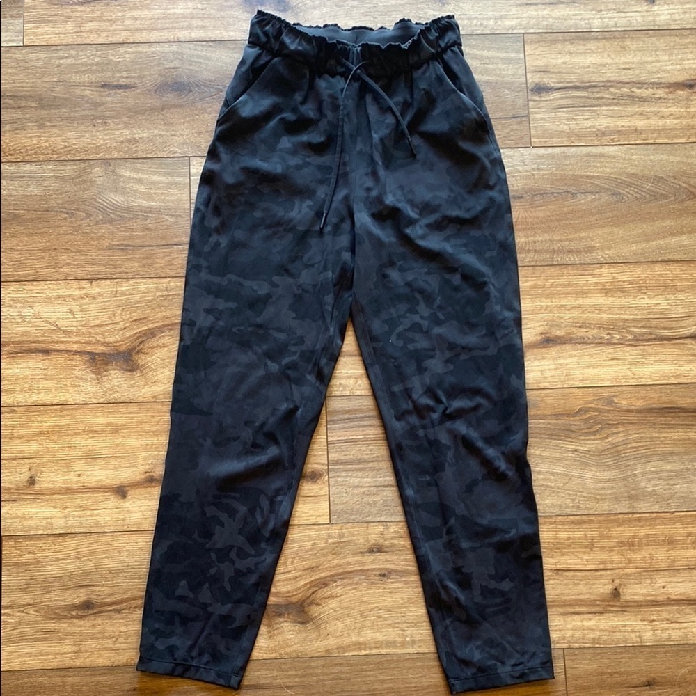 Lululemon Keep Moving Pant 7/8 High-Rise Incognito Camo Multi Grey Sz 4 Paperbag